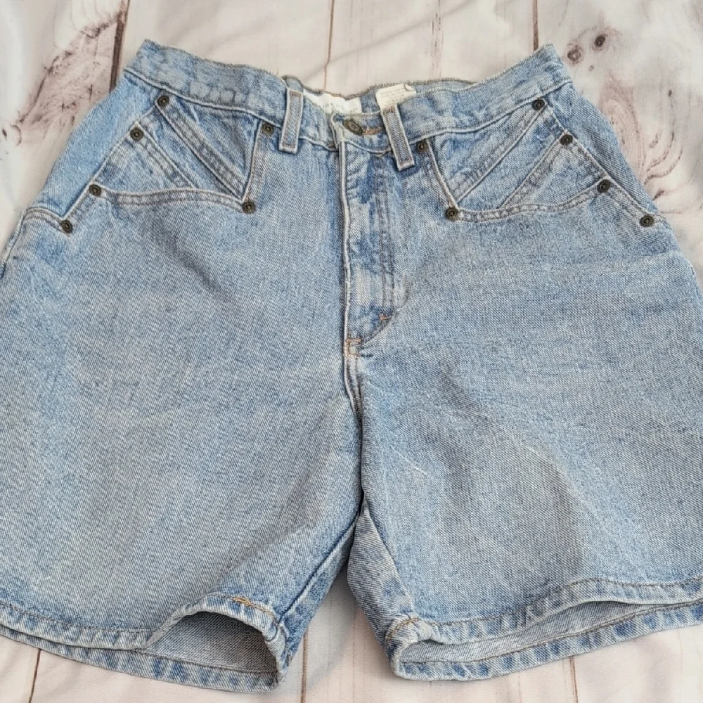 Vintage Christopher & Banks High Rise 90s Y2K  Light Wash size 10 Denim Shorts